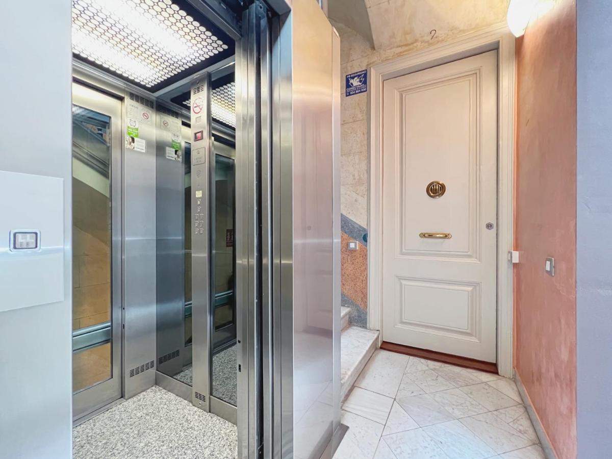 Stay U-Nique Apartments Urquinaona Barcelona Eksteriør bilde